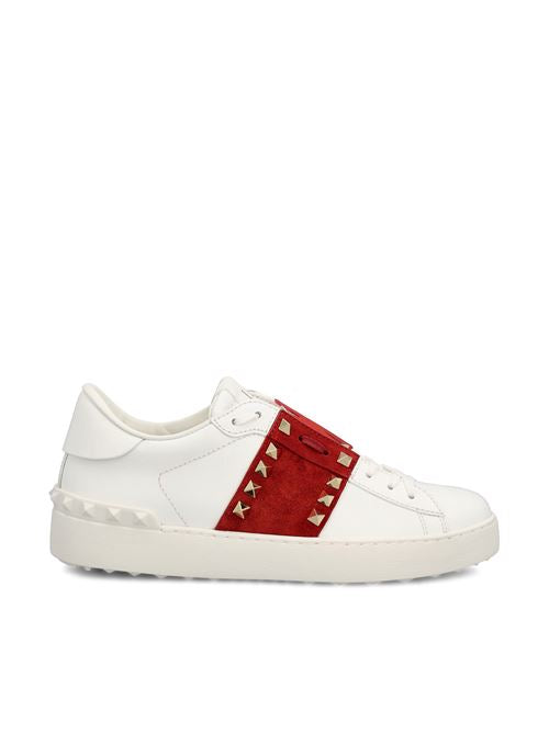 Sneakers realizzate in pelle