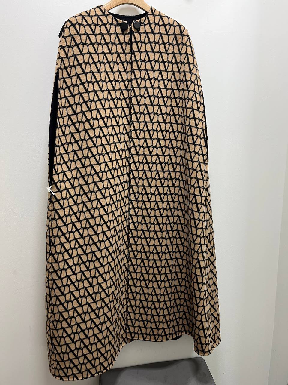 VLogo Signature Wool and Cashmere Cape