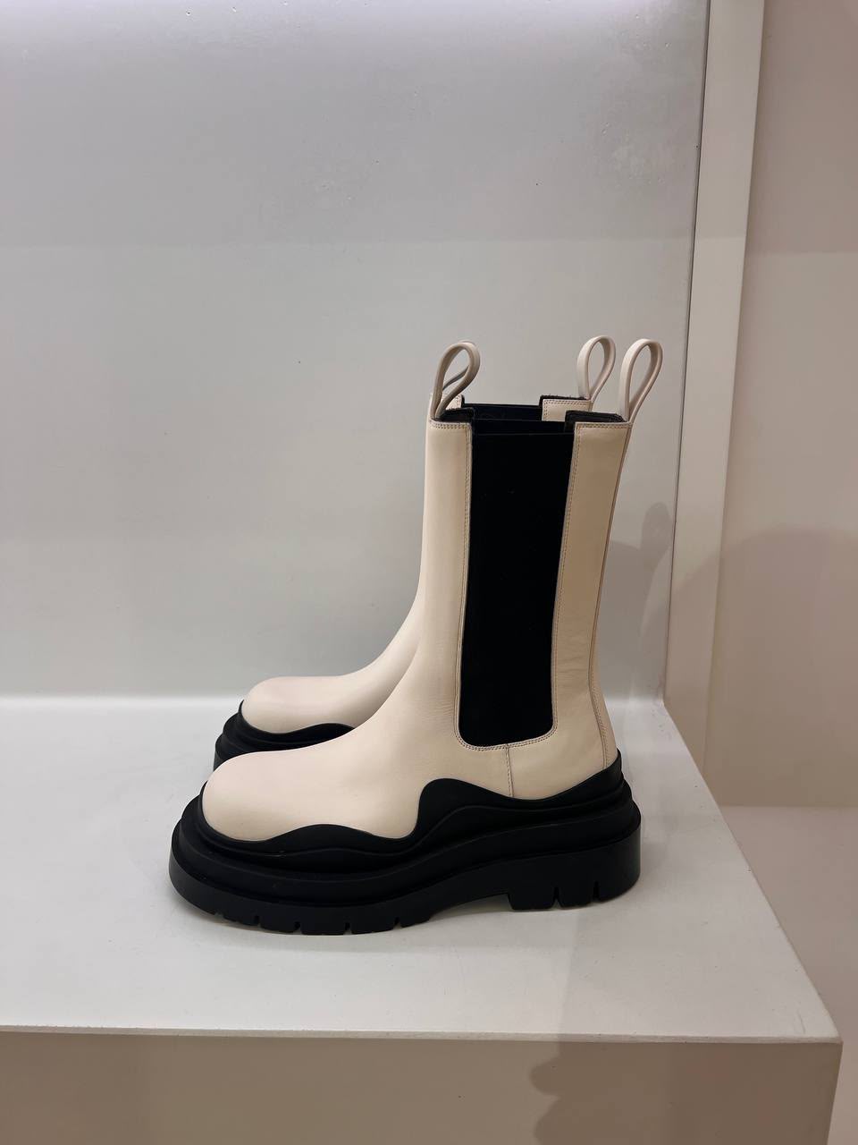 Tire Chelsea Boots