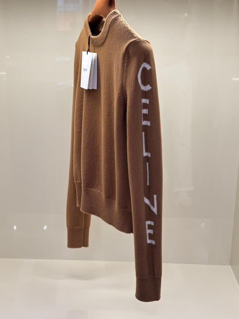 Classic Crew Neck Sweater in Cashmere