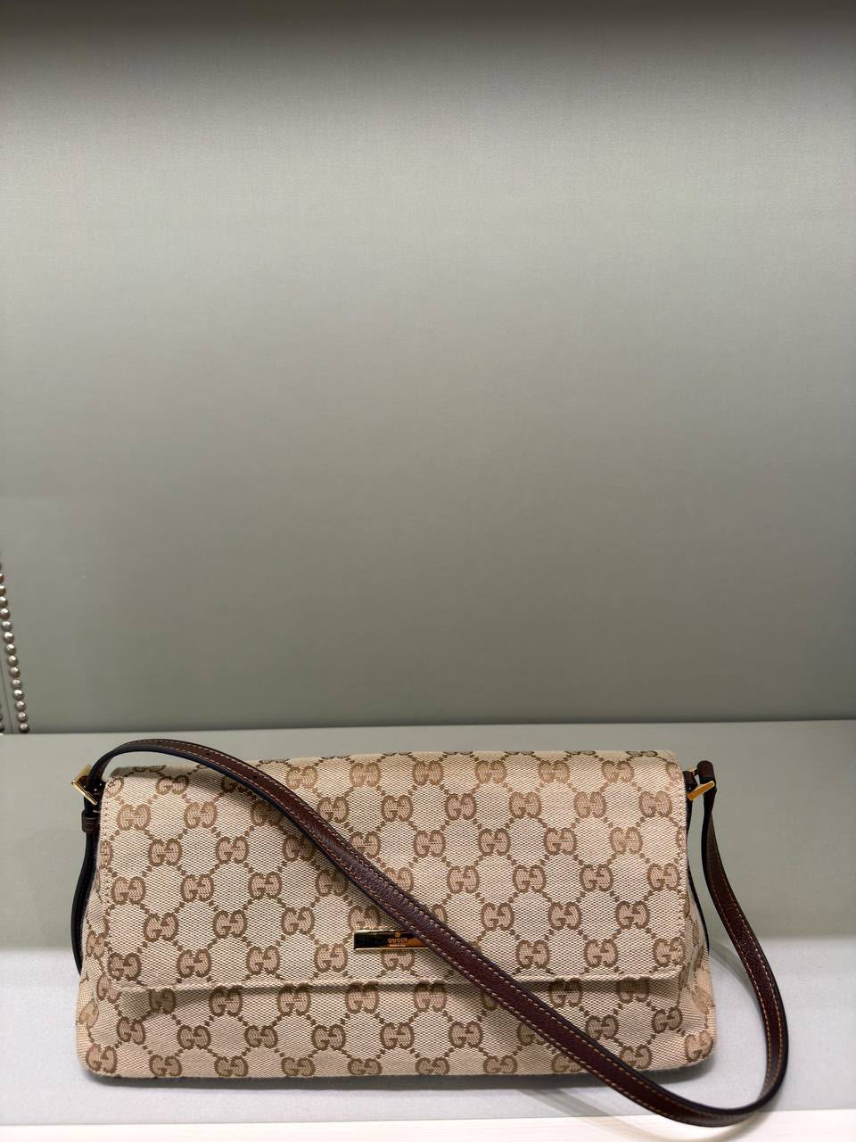 GG Supreme Shoulder Bag