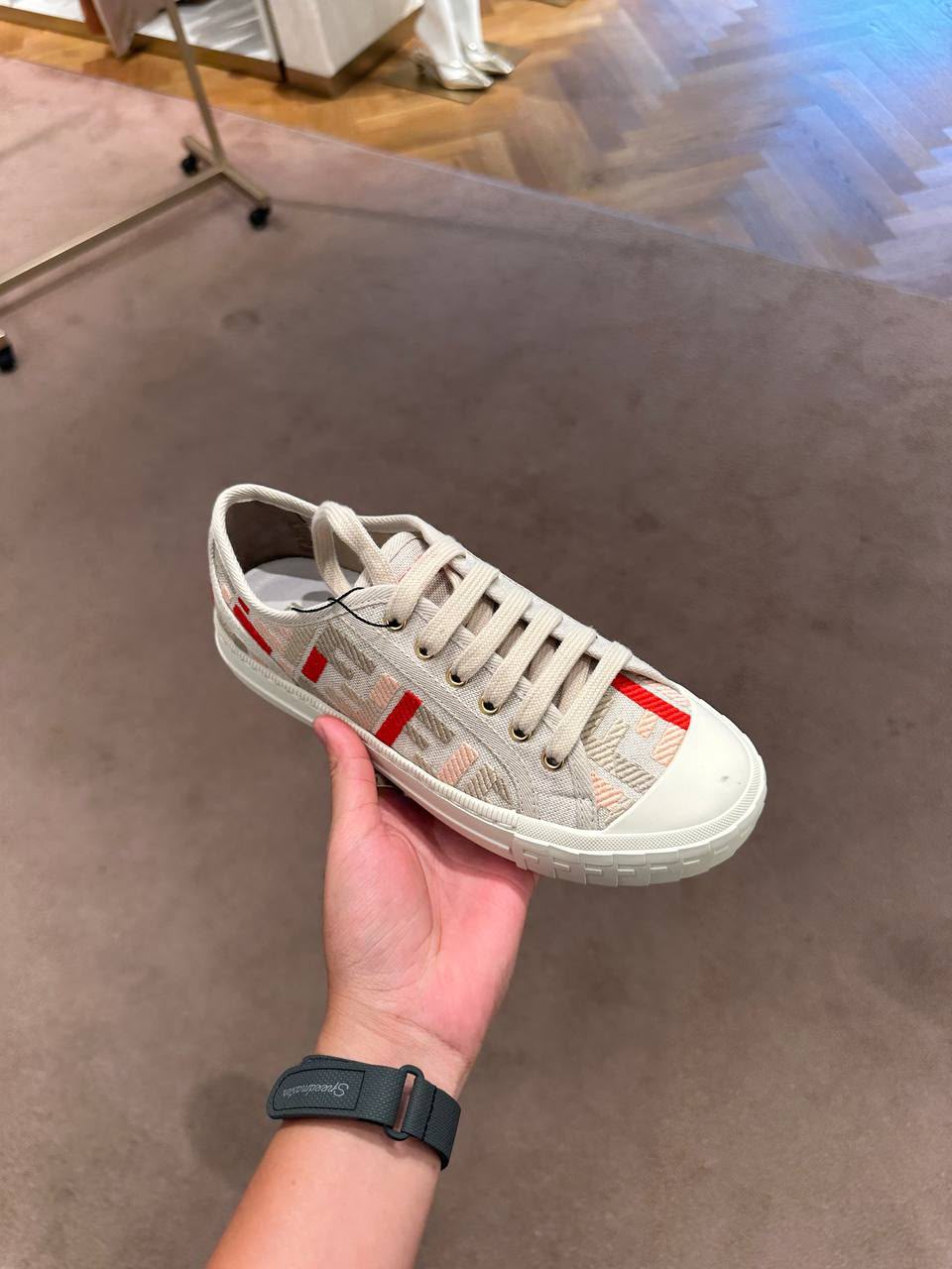 Match Low-Top Sneakers