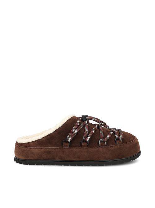 Mules realizzate in pelle scamosciata