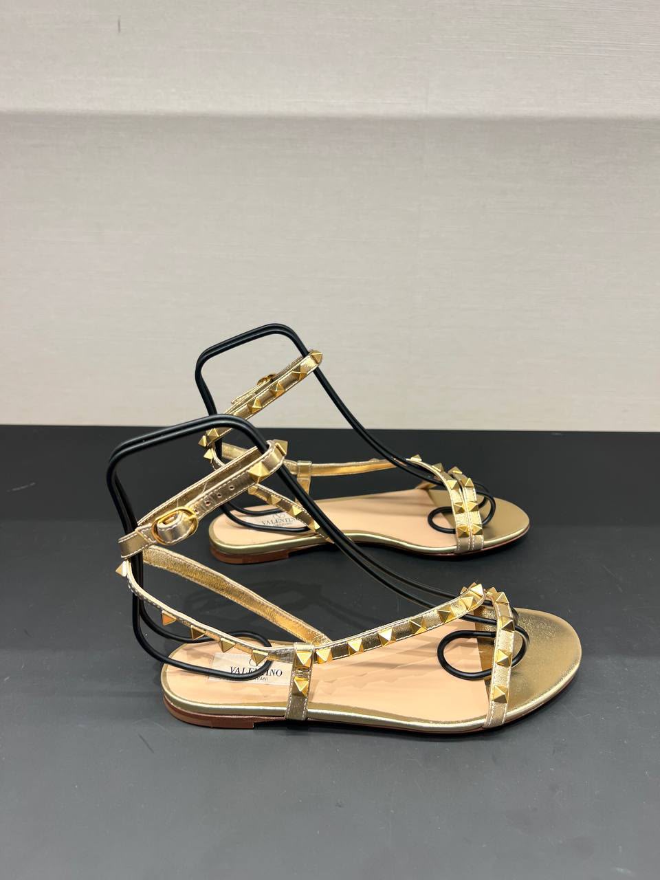 Garavani Rockstud Flat Sandals