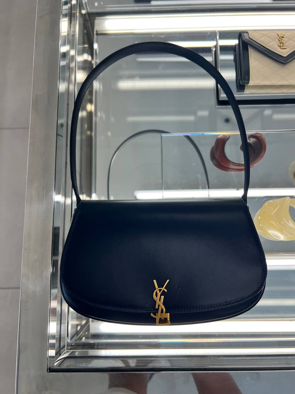 Le 5 à 7 Hobo Bag in Smooth Leather