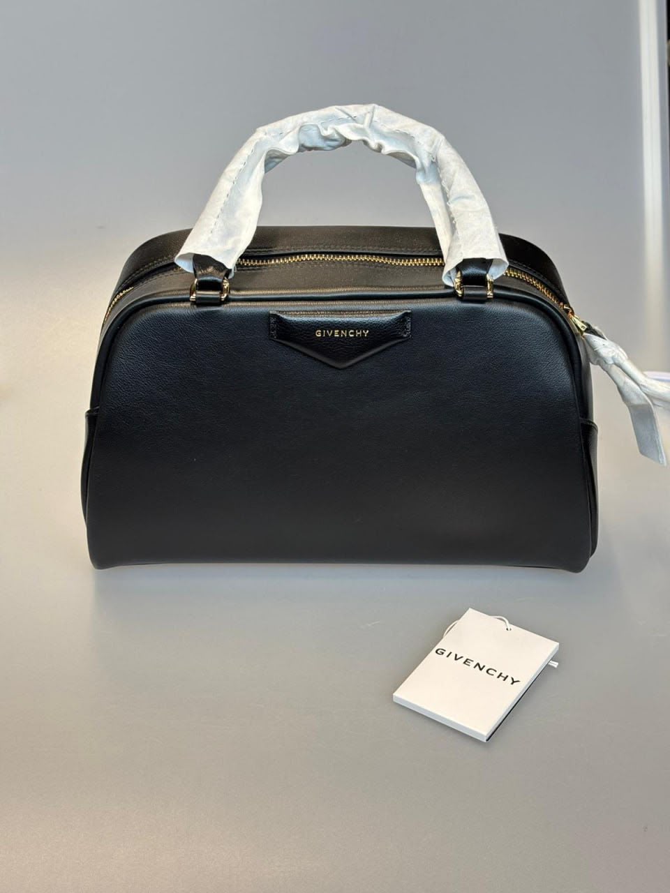 Antigona Soft Small Handbag