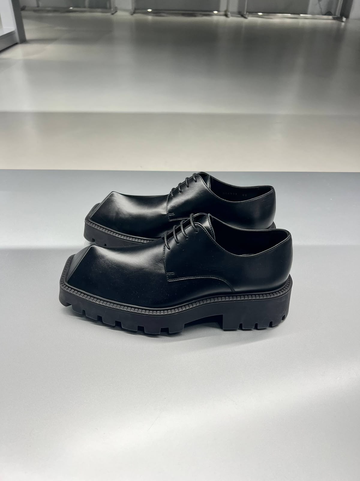 Square Toe Lug Sole Derby Shoes