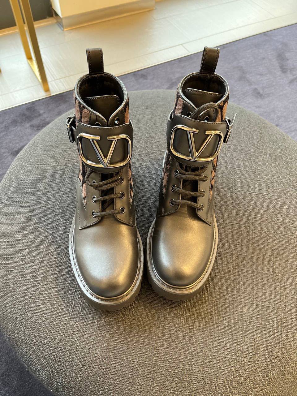 Garavani VLogo Signature Combat Boot