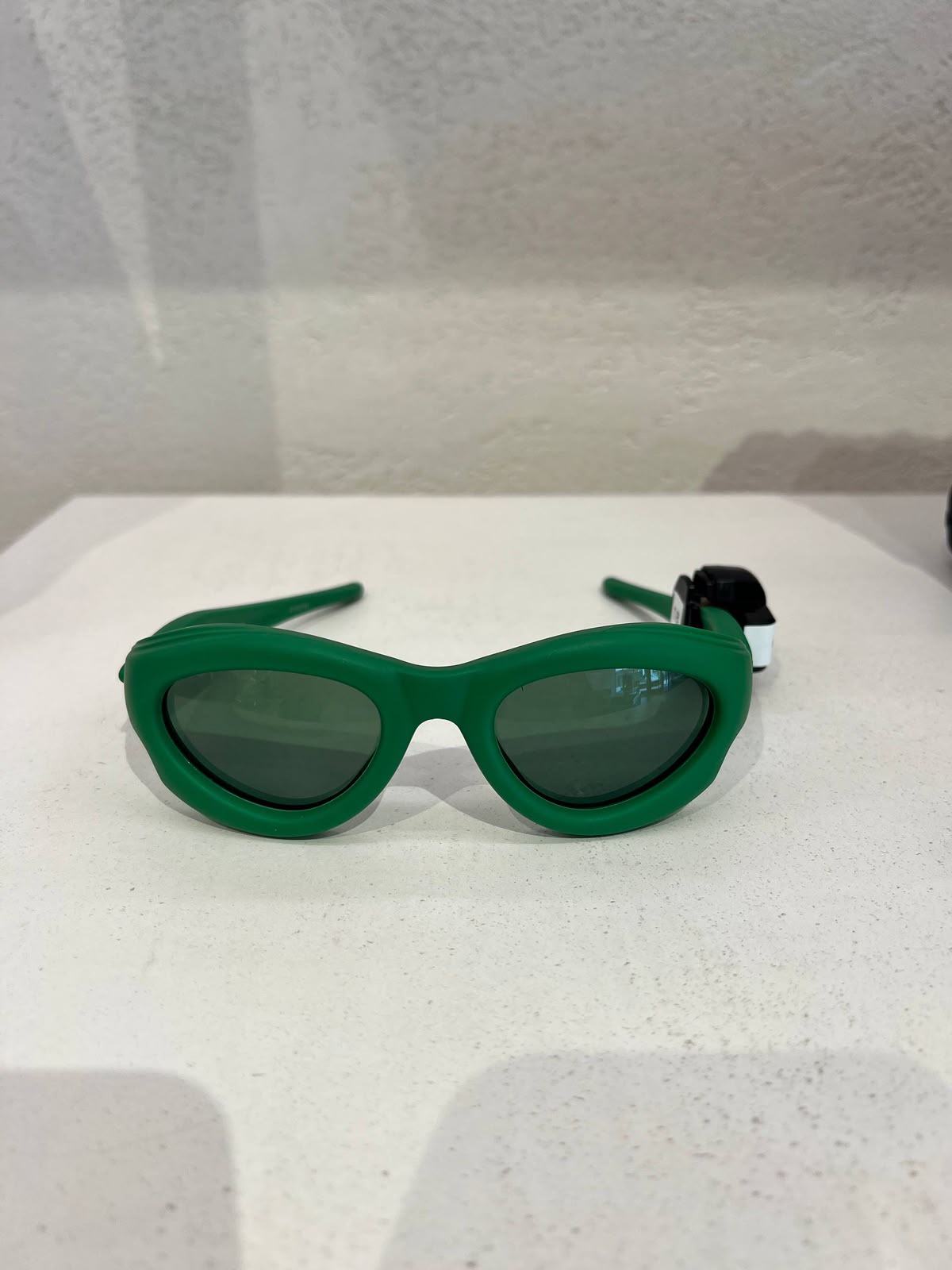 Bold Cat-Eye Sunglasses