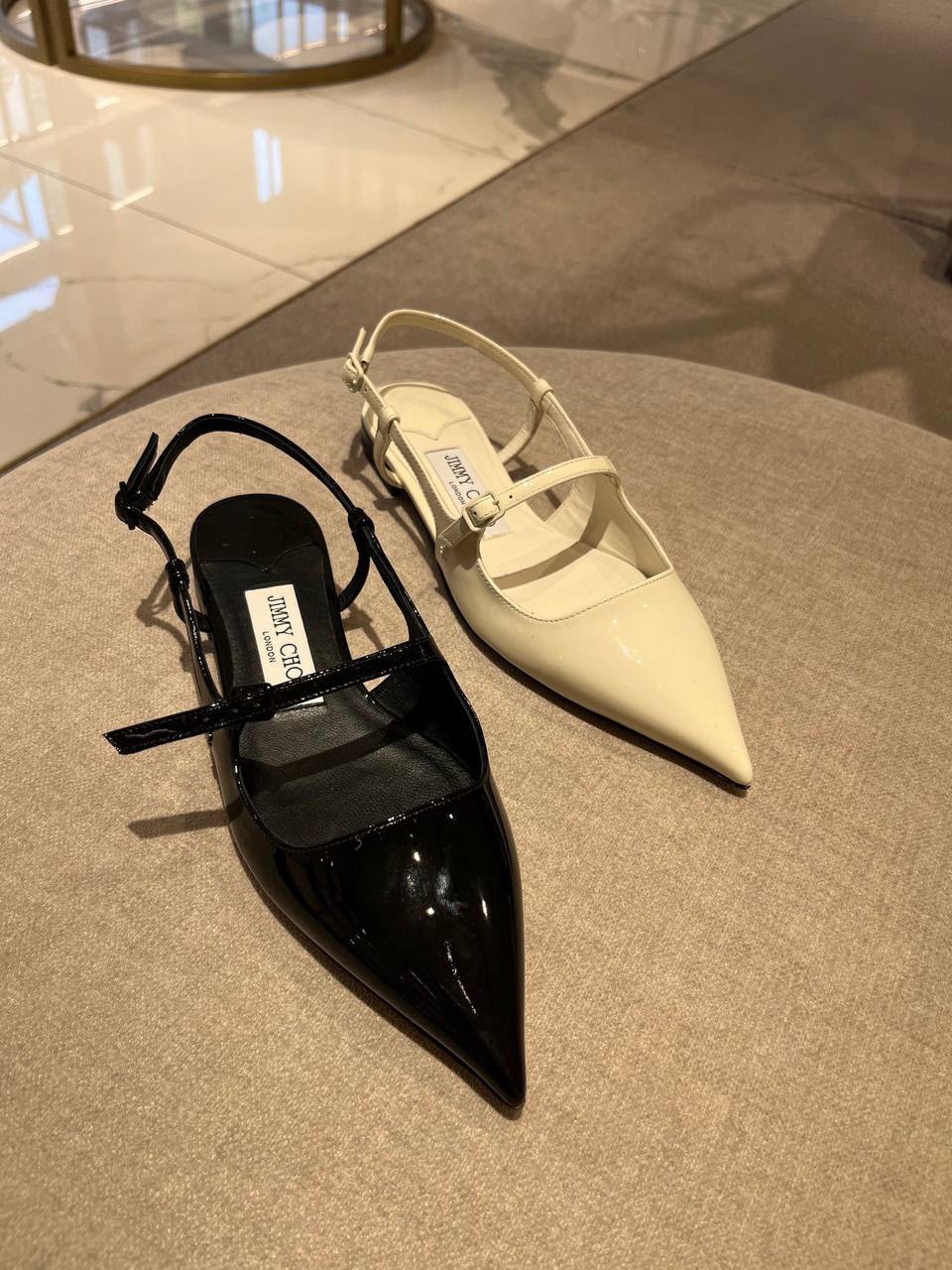 Aurelie Flat