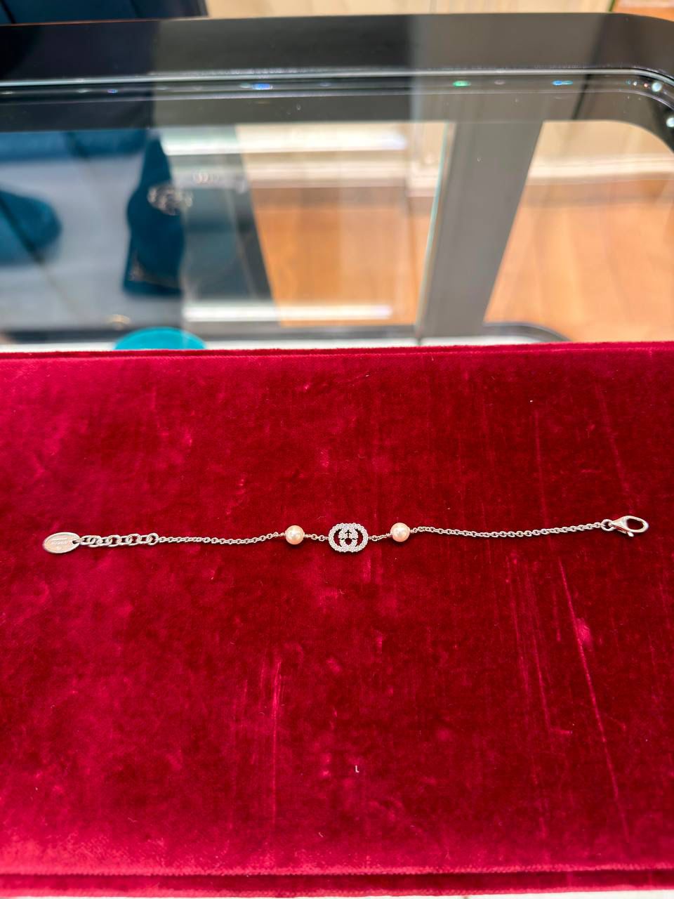 Interlocking G bracelet with pearls