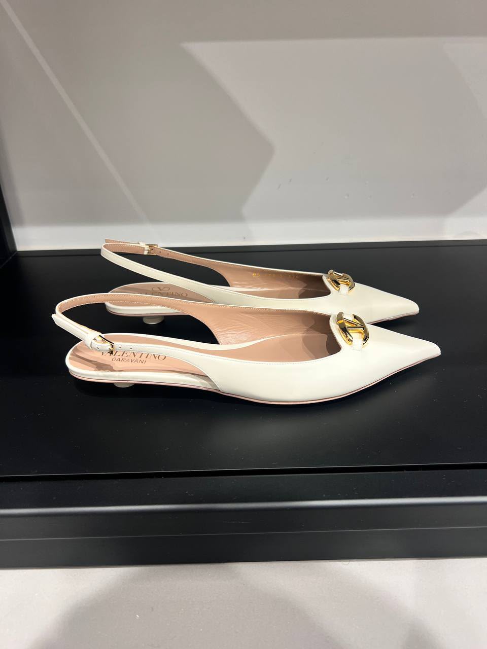 VLogo Signature Slingback Pump