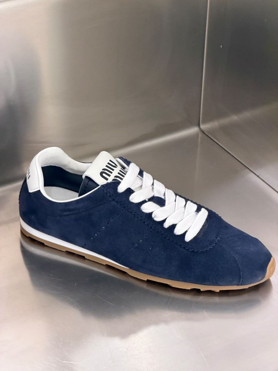 Leather sneakers