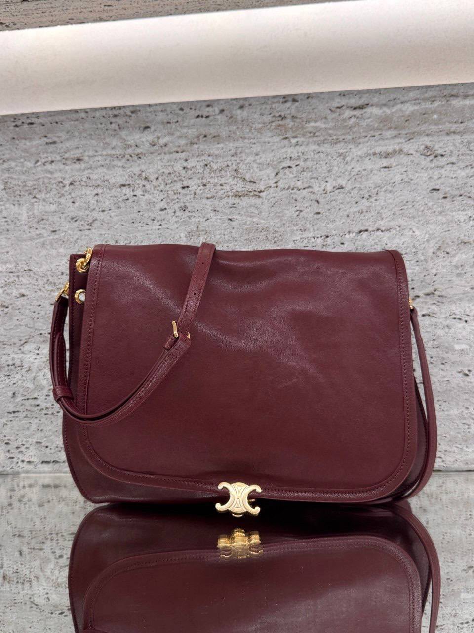 Medium Besace Triomphe in Supple Calfskin