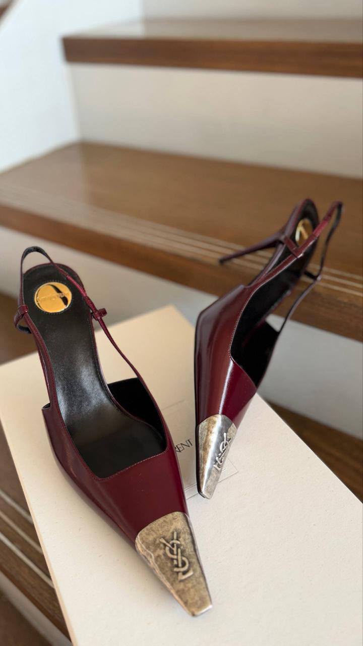 Le 5 à 7 Slingback Pumps in Patent Leather with Metal Toe Cap