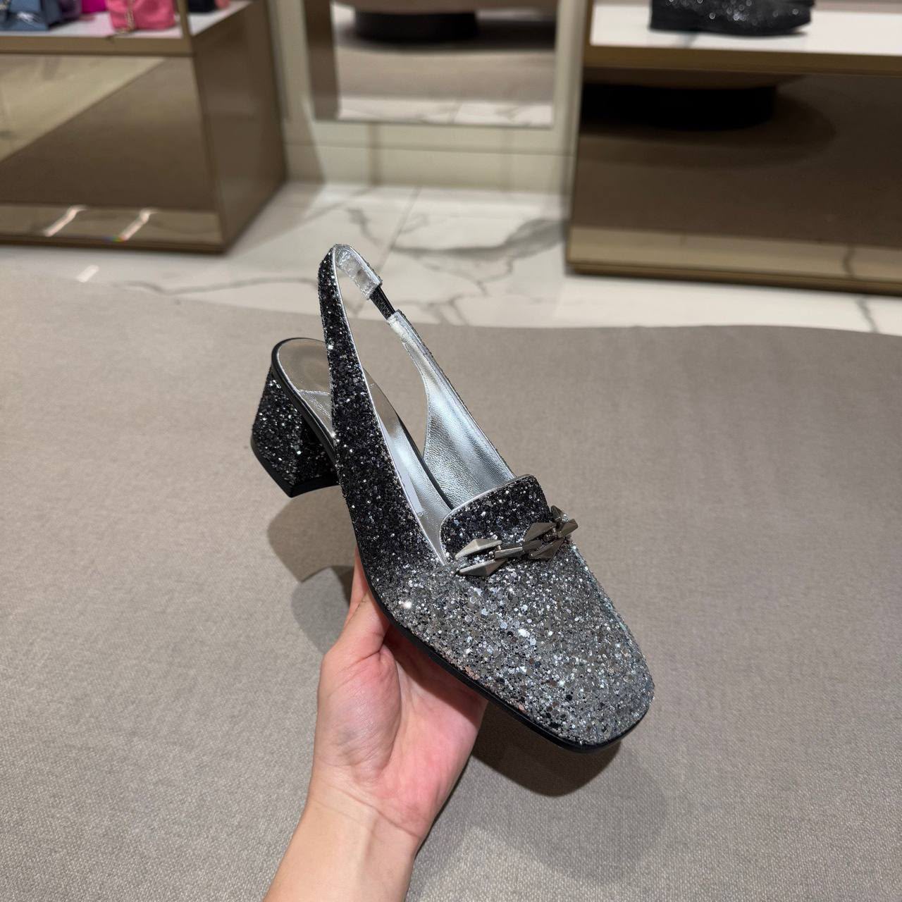 Indiya Flat Sandals