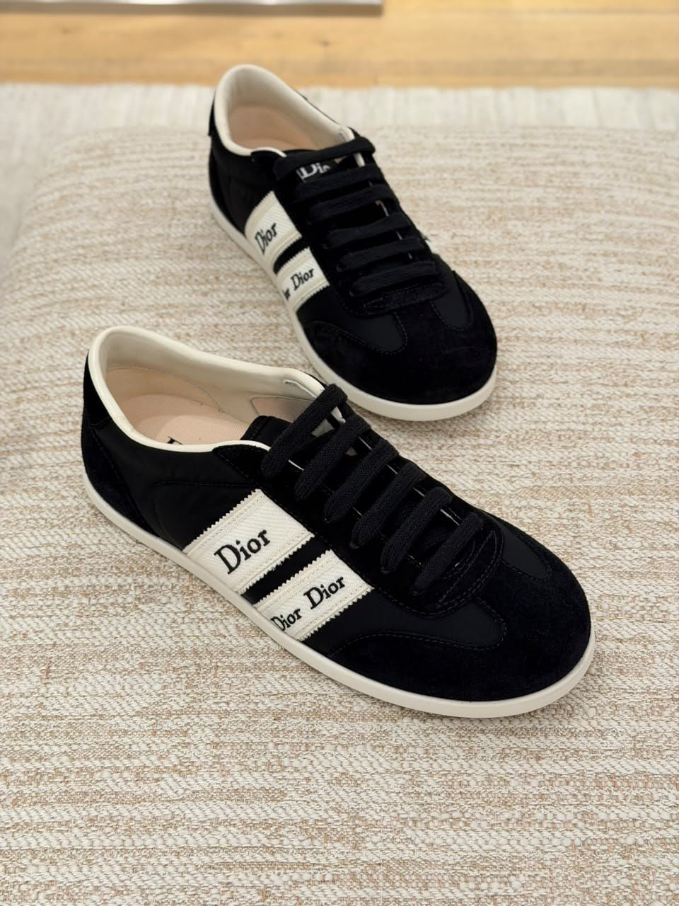 Vibe Sneaker