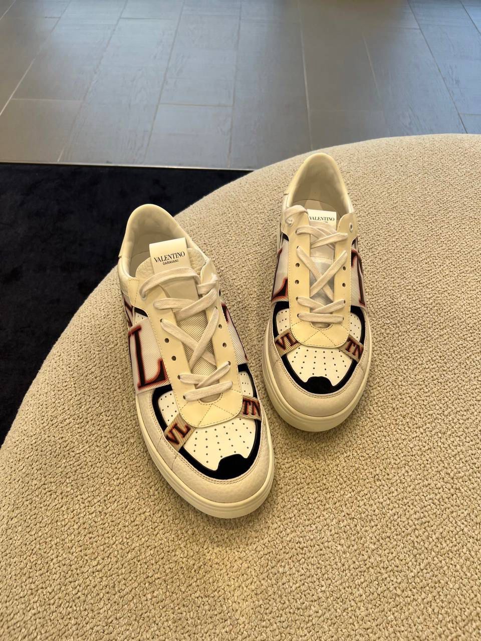 One Stud Low-Top Sneaker
