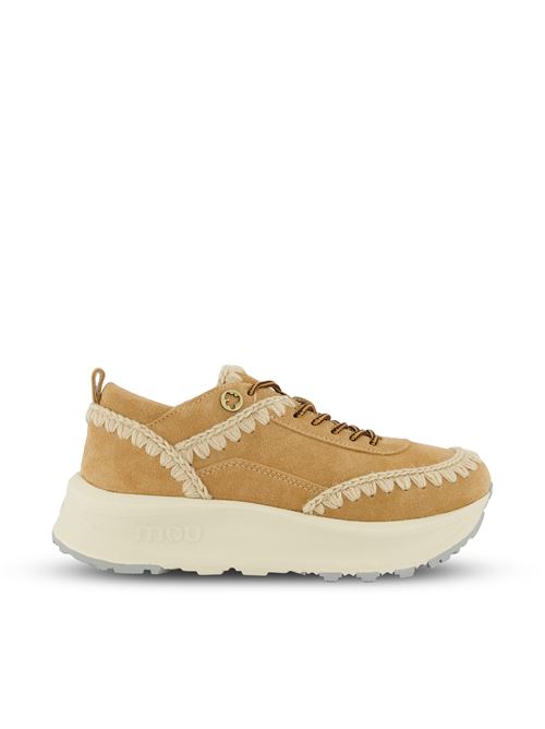 Sneakers realizzate in pelle