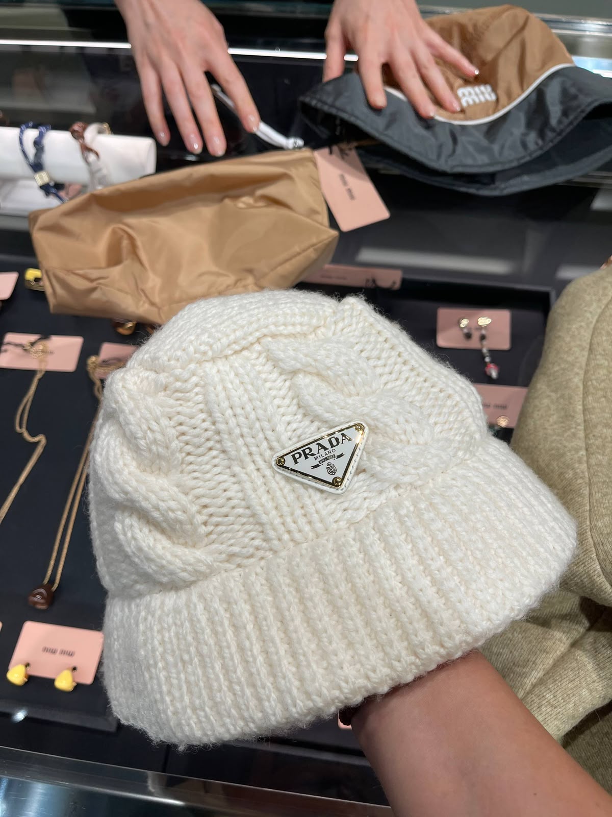 Cable-knit wool beanie