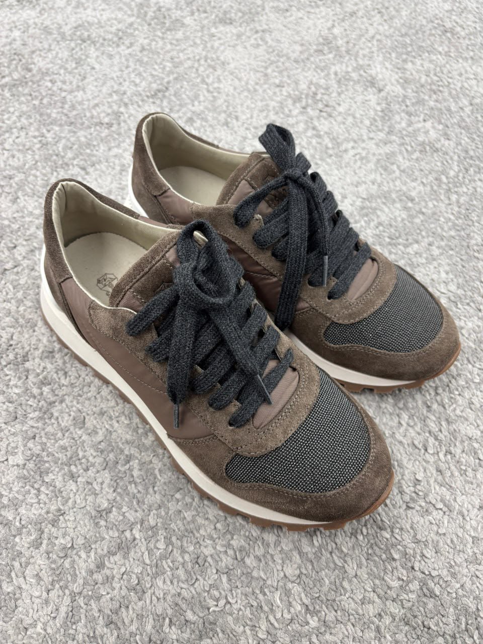 Runner Sneakers
