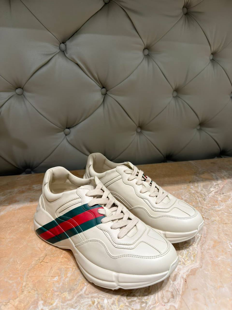 Rhyton leather sneaker