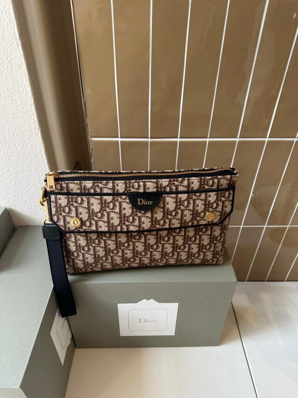 Oblique Pouch
