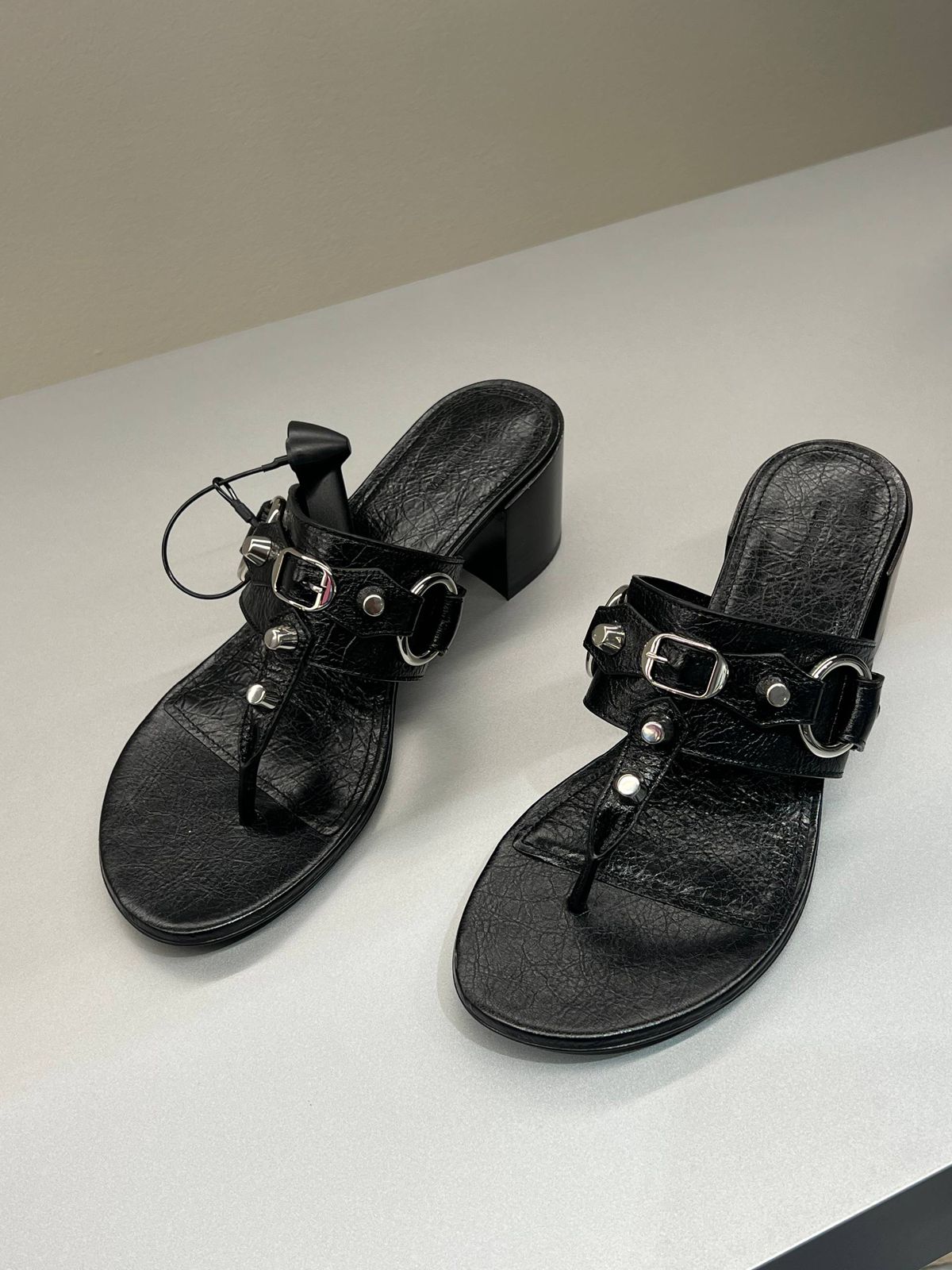 Cagole Thong Sandals