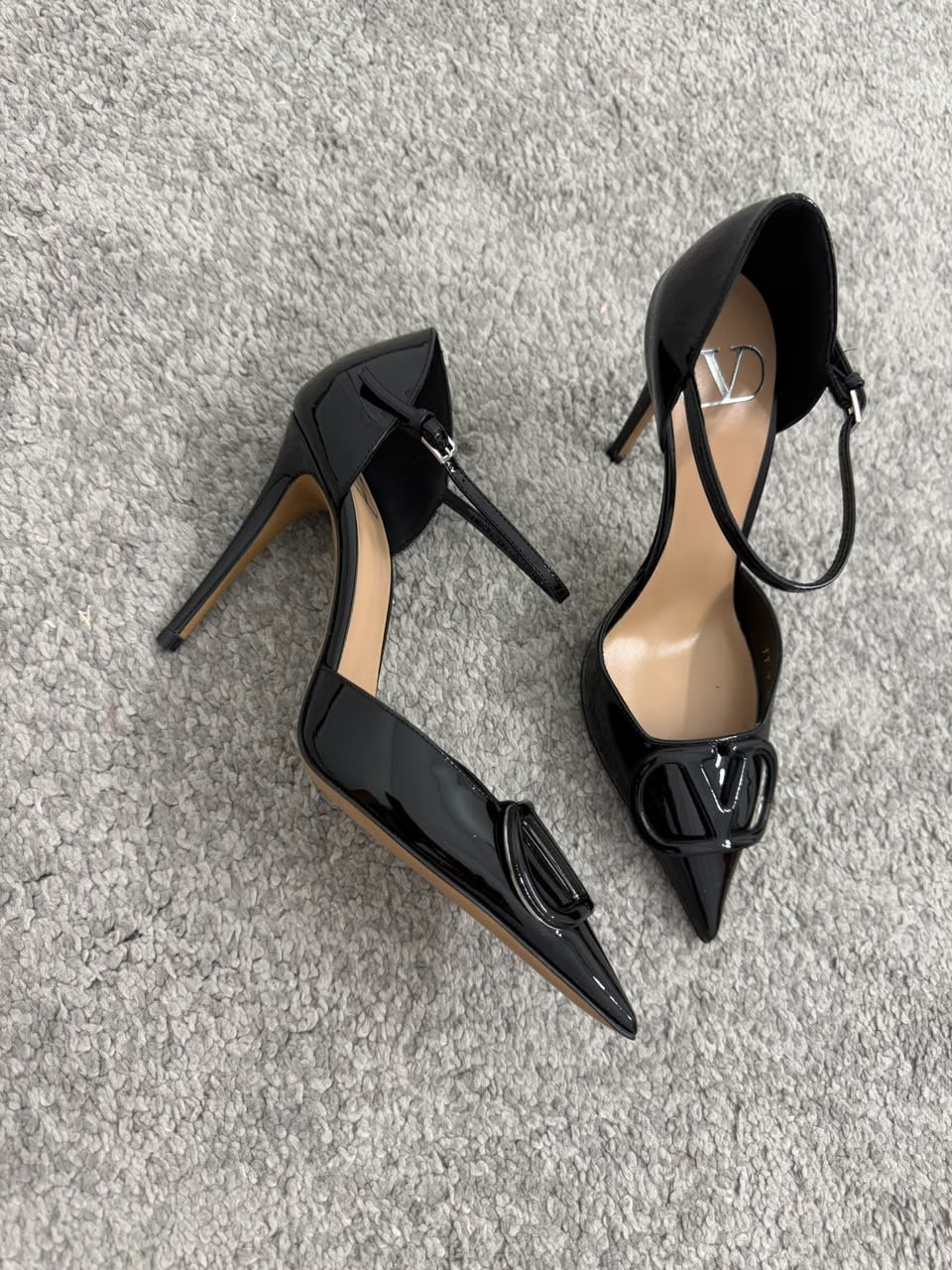 Garavani VLogo Signature Patent Leather Pump