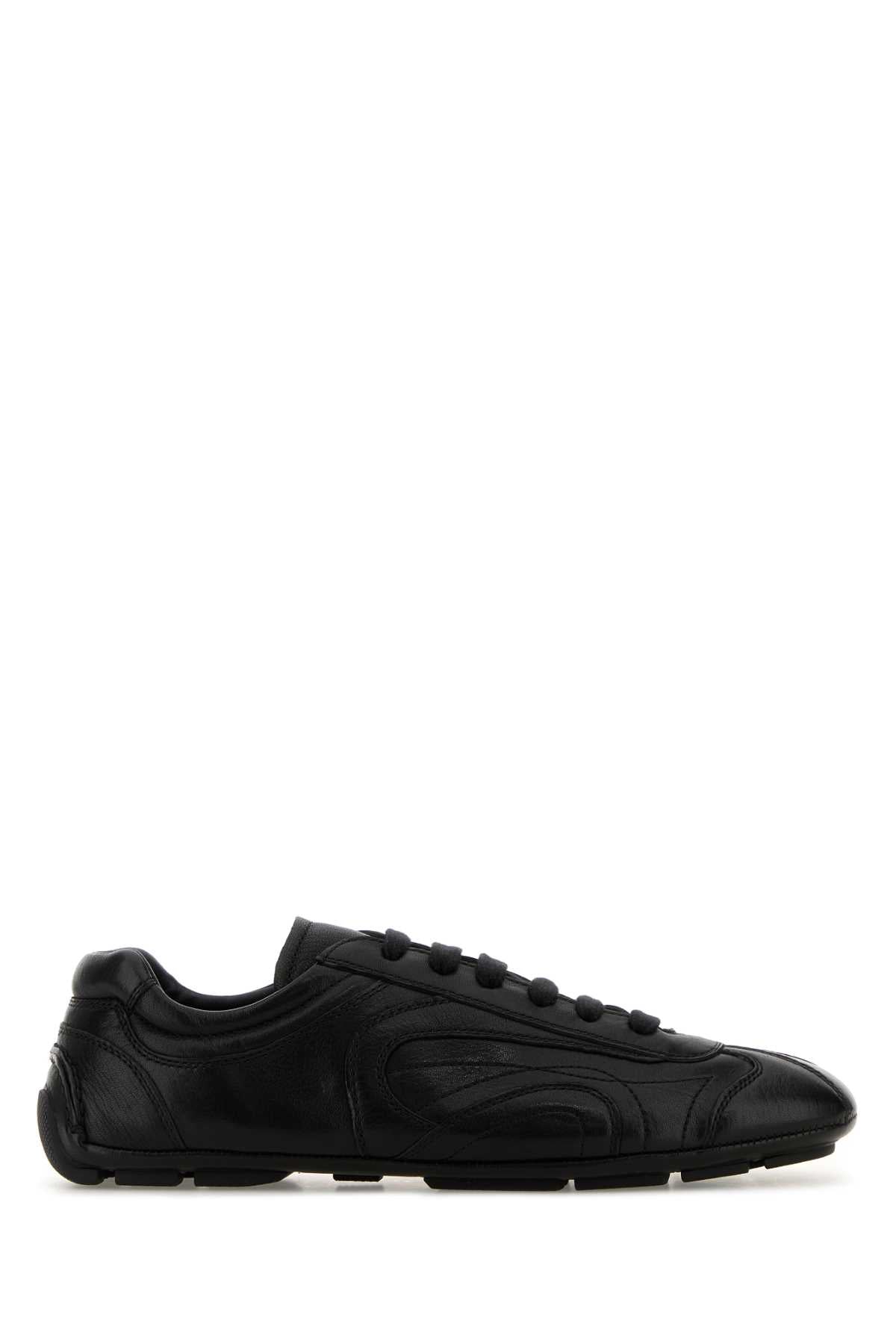 PRADA LIFESTYLE For Men Exterior: 100% Nappa leather Interior: 100% Leather Sole: Rubber