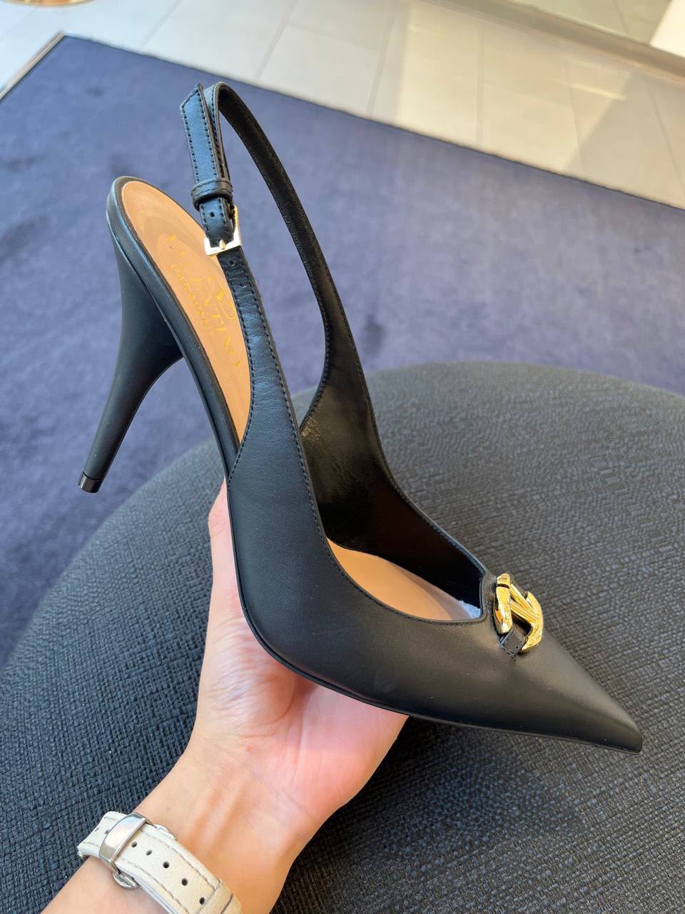 Garavani VLogo Signature Slingback Pump