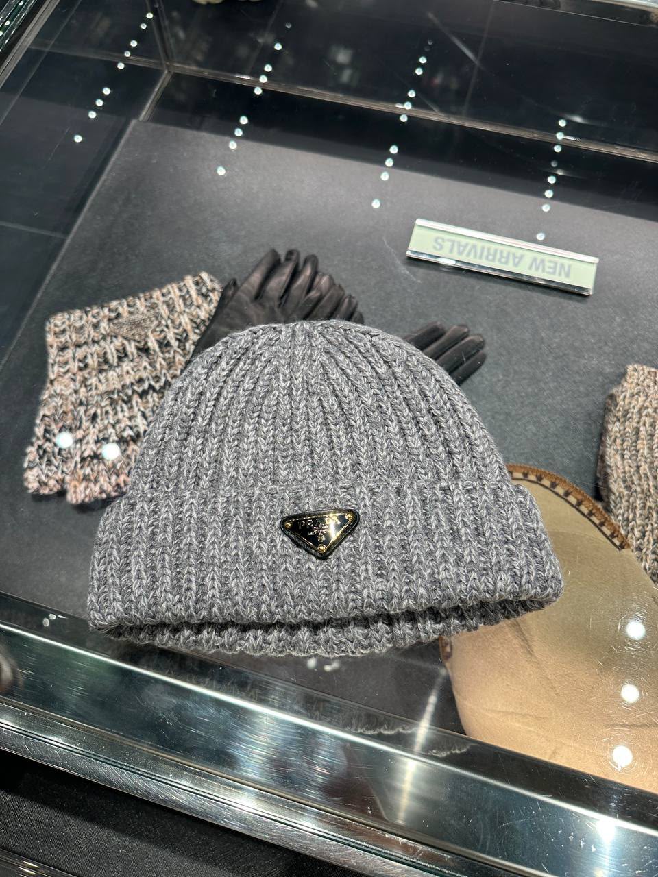 Ribbed knit cashmere beanie