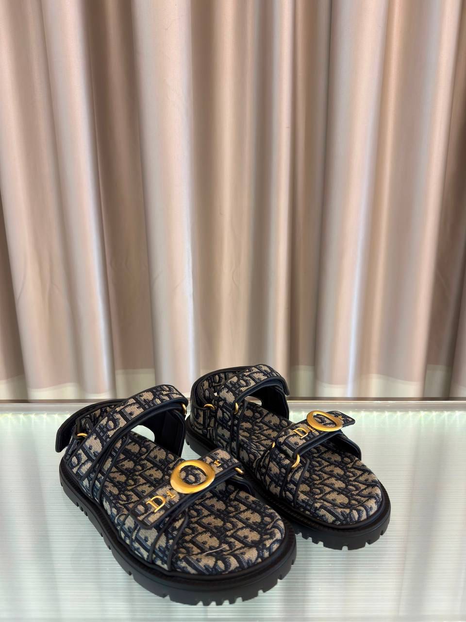 Act Sandal