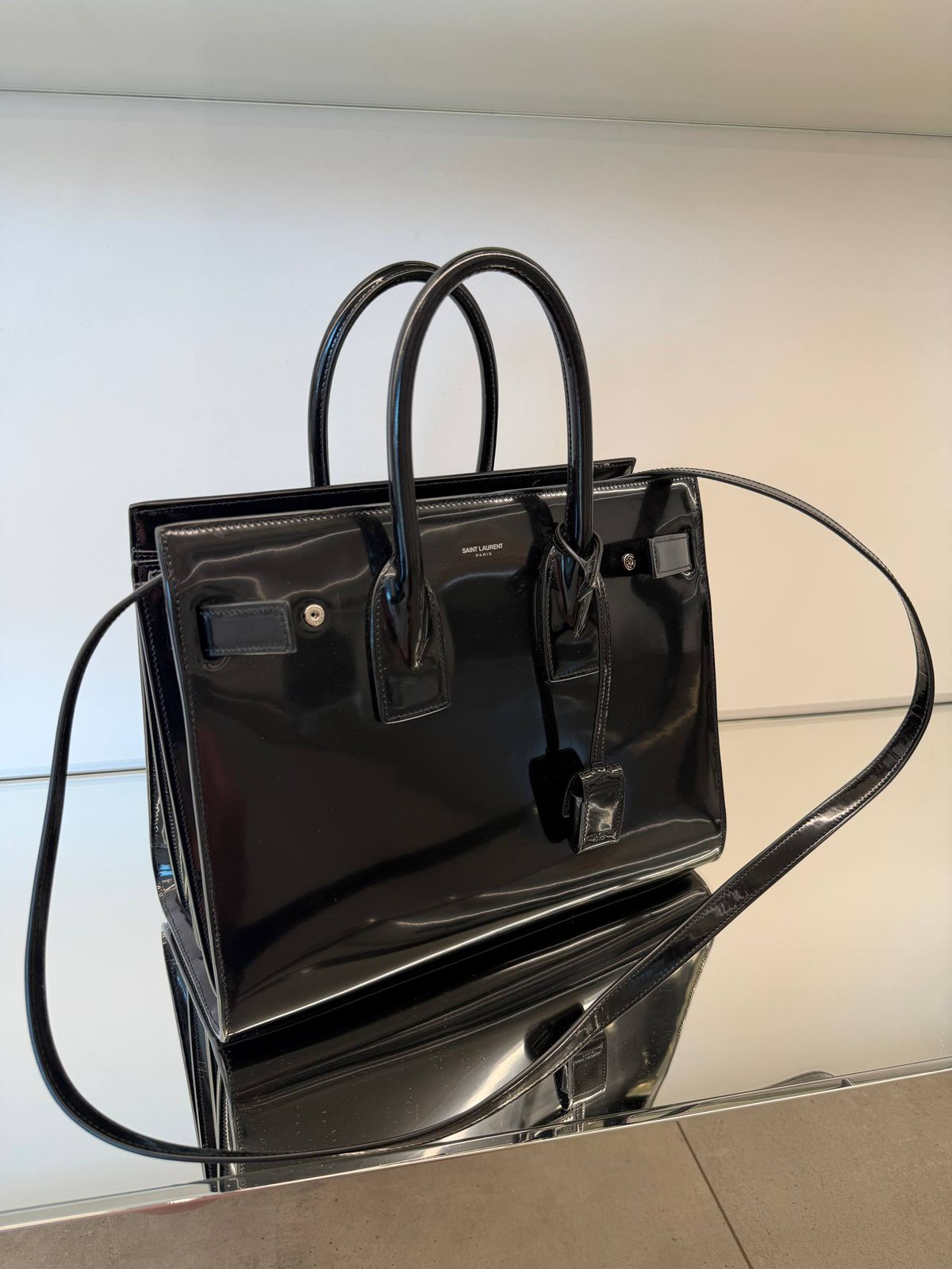 Sac de Jour Nano in Shiny Leather