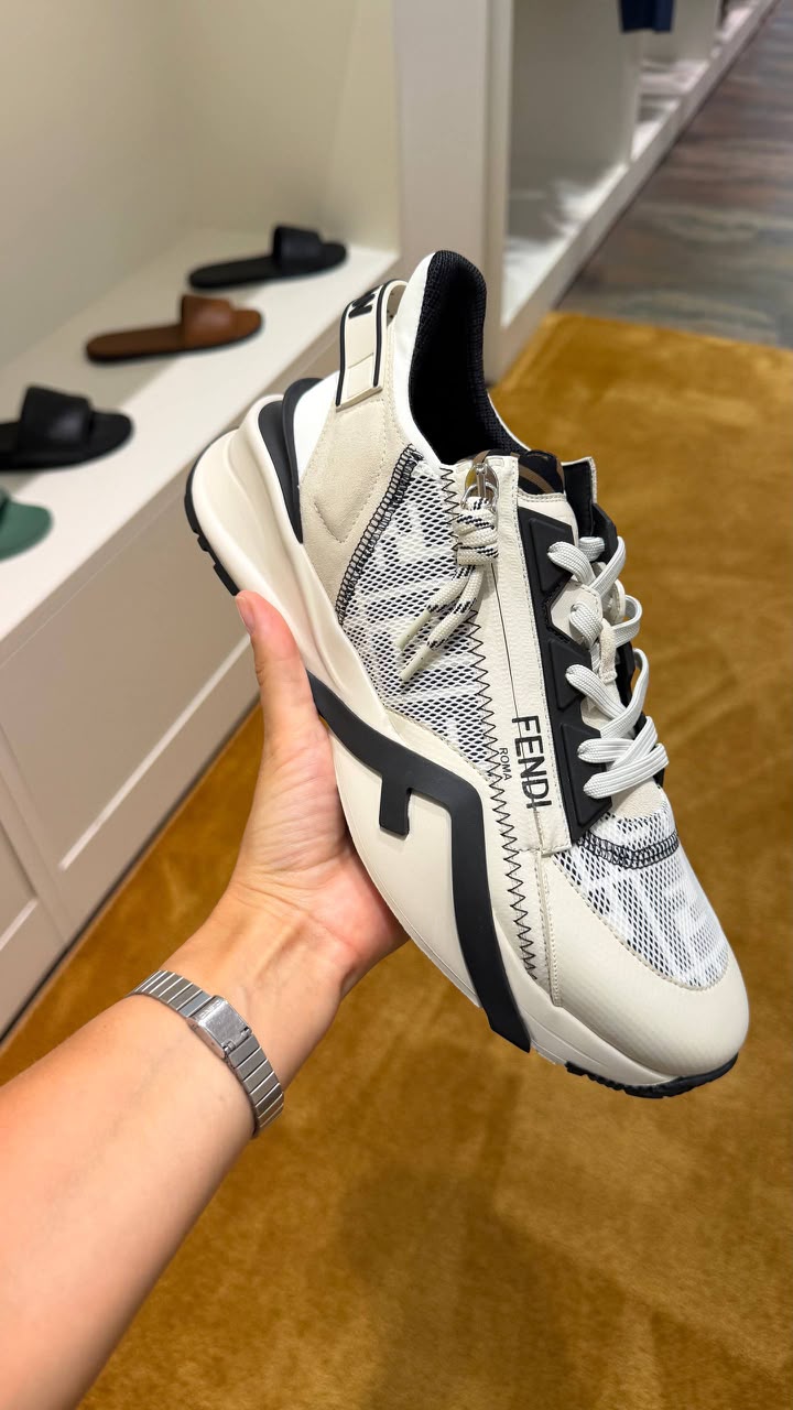 Flow Sneakers