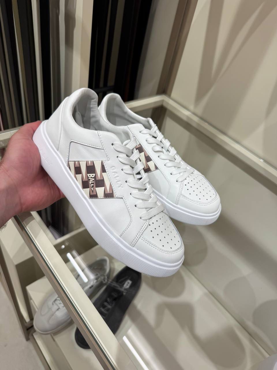 Kimmy Leather Sneakers