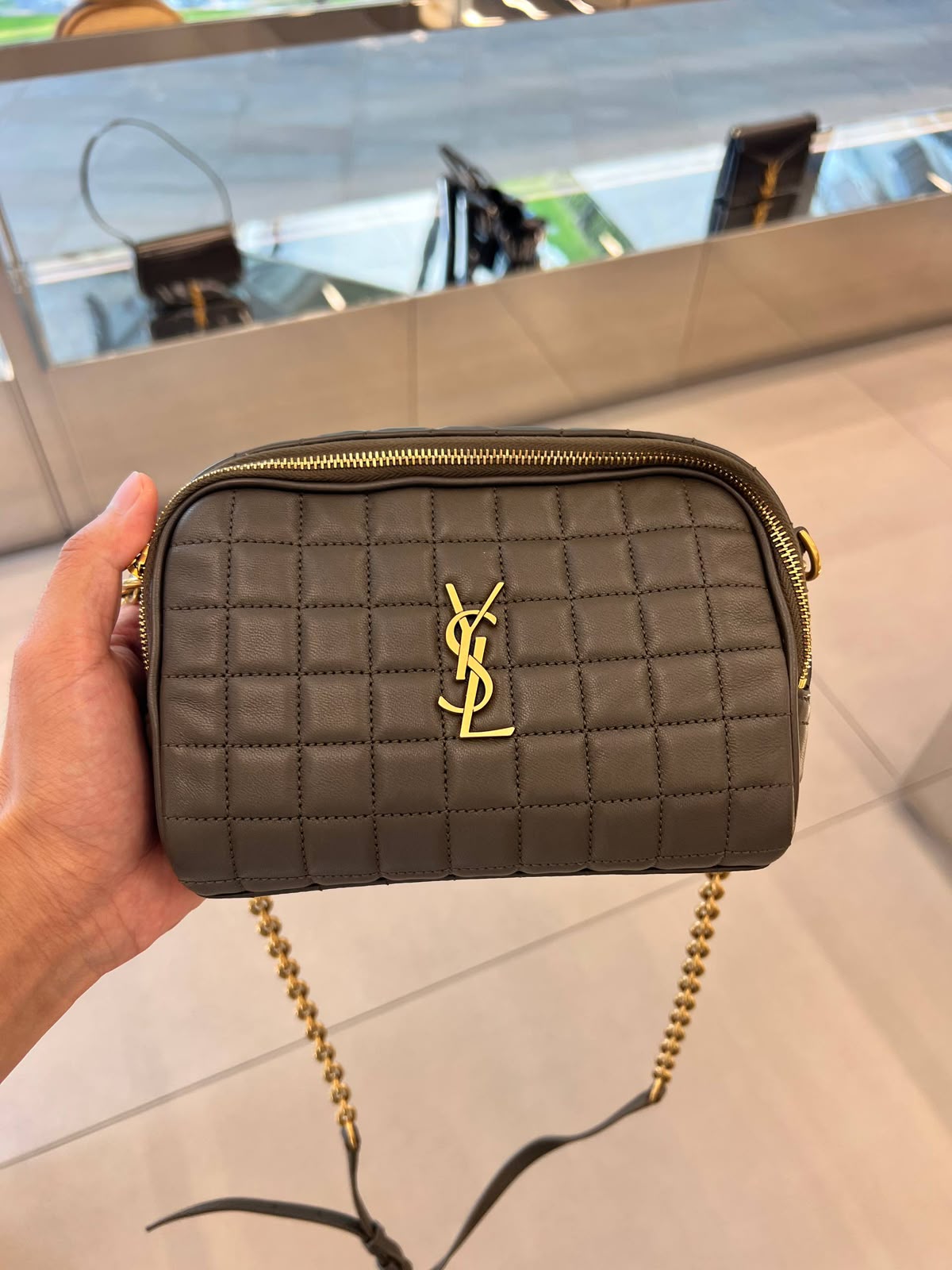 Camera Bag in Quilted Leather