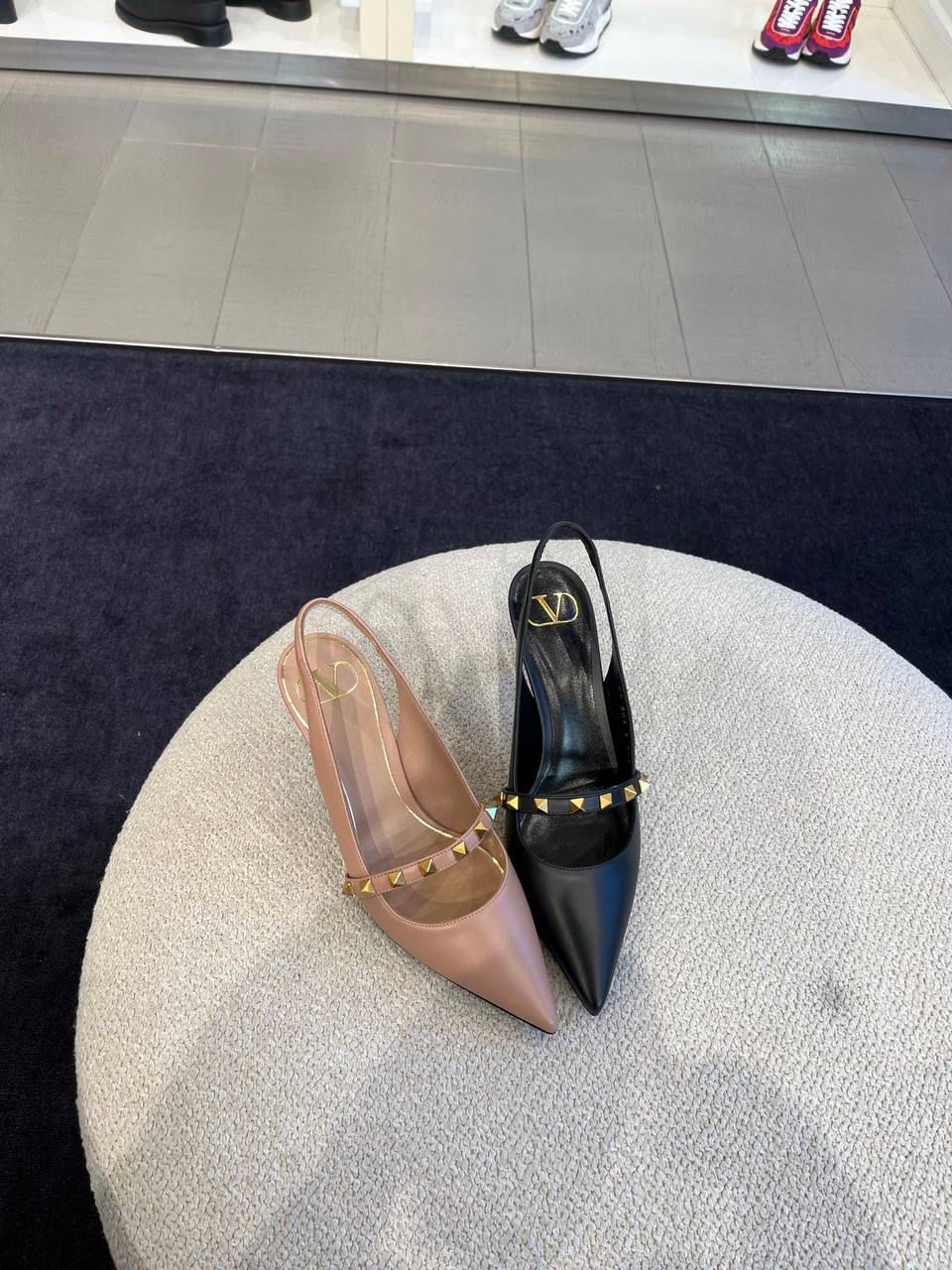 Garavani Rockstud Slingback Pump