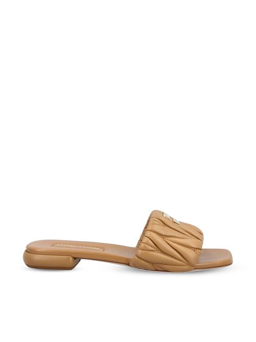 Sandali realizzati in pelle
