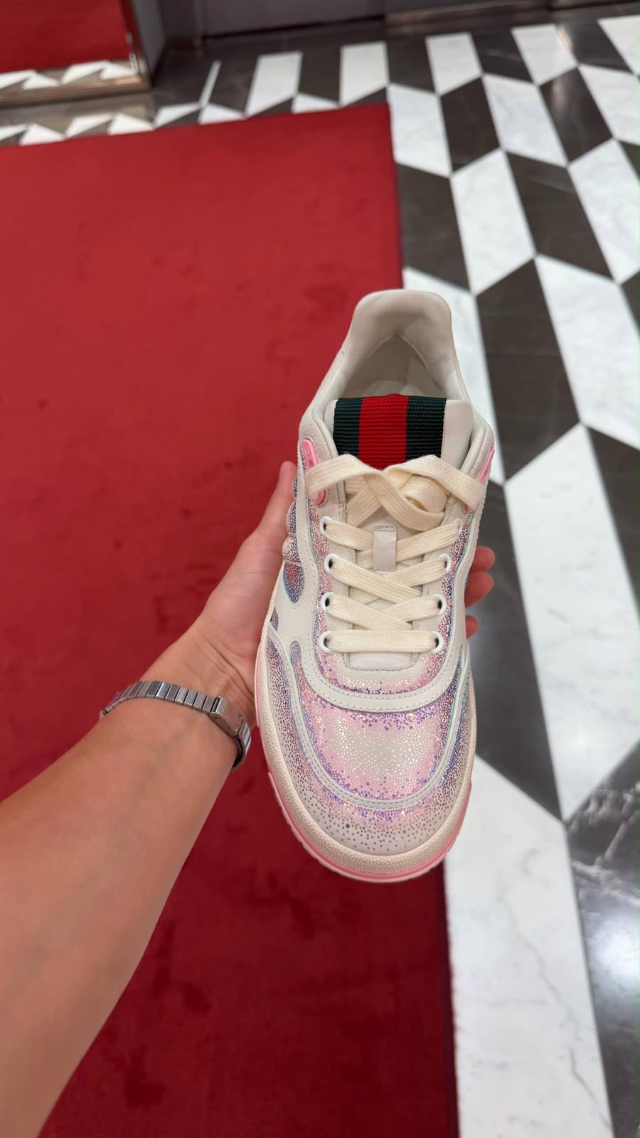 Rhyton sneaker with crystals