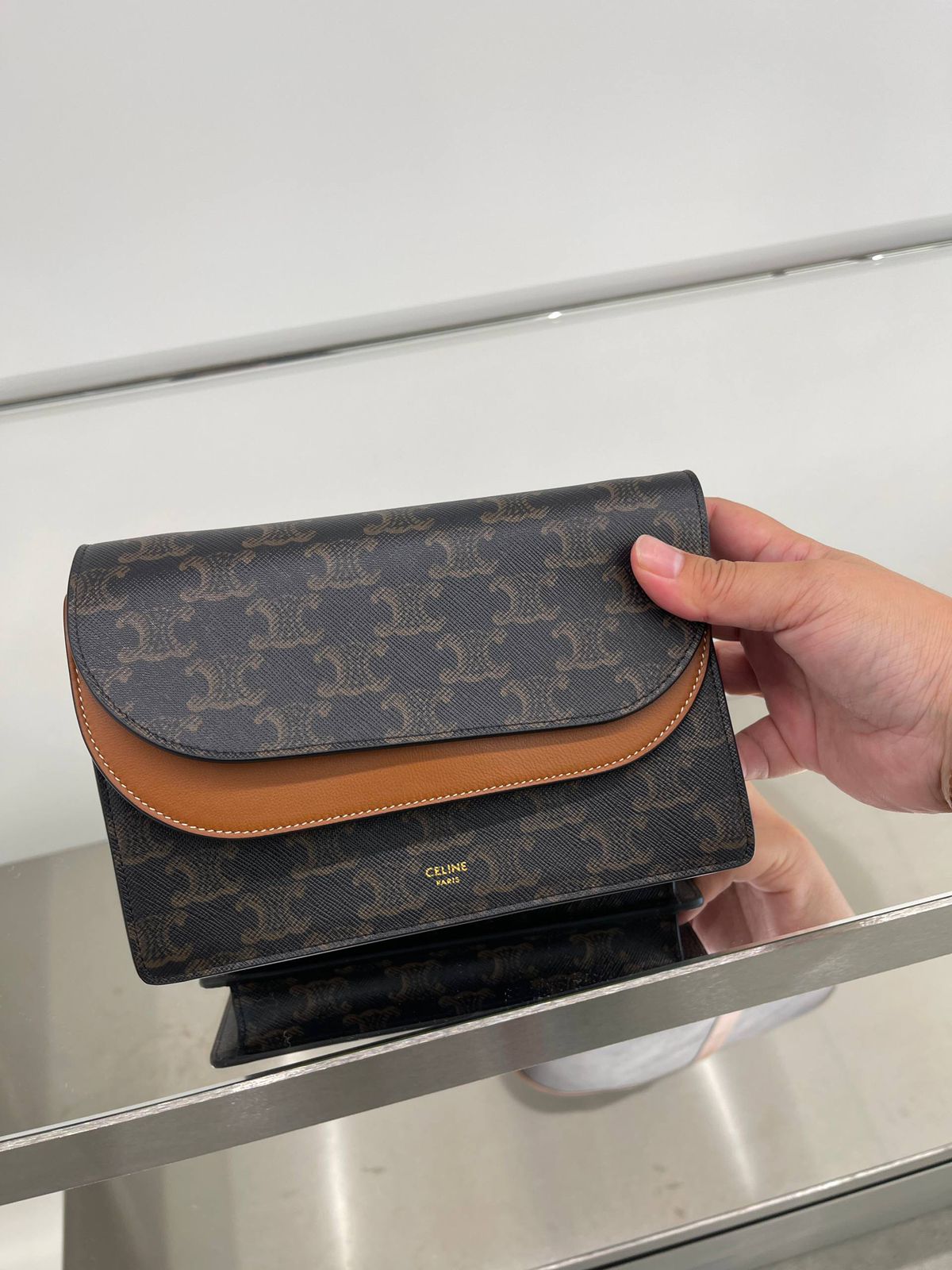 Triomphe Wallet on Chain