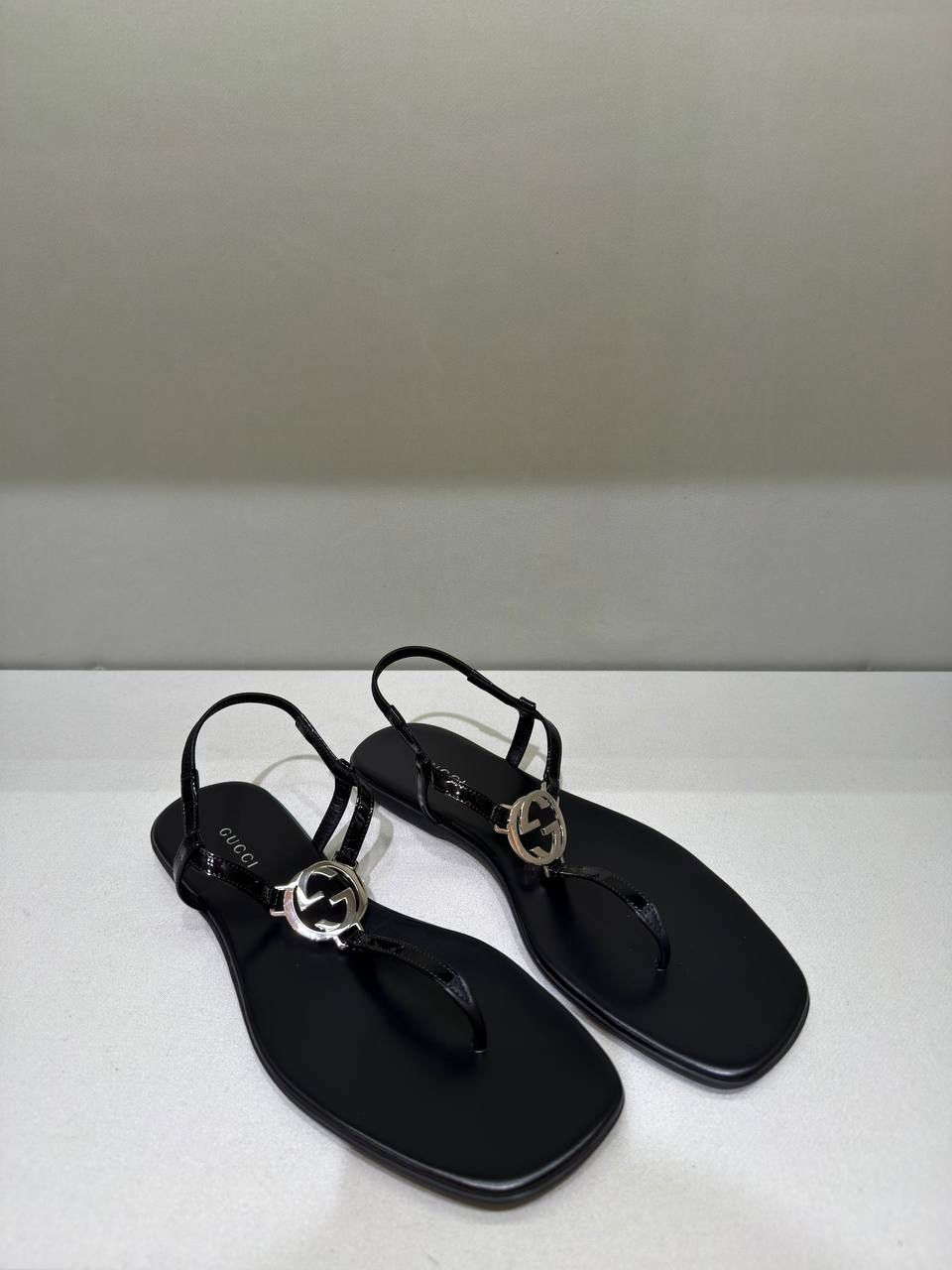 Interlocking G thong sandal