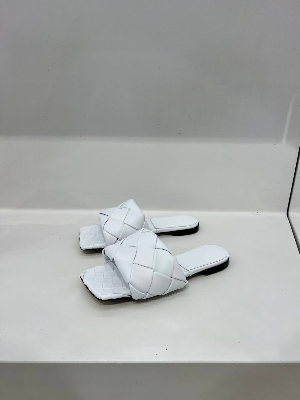 Lido Flat Sandals