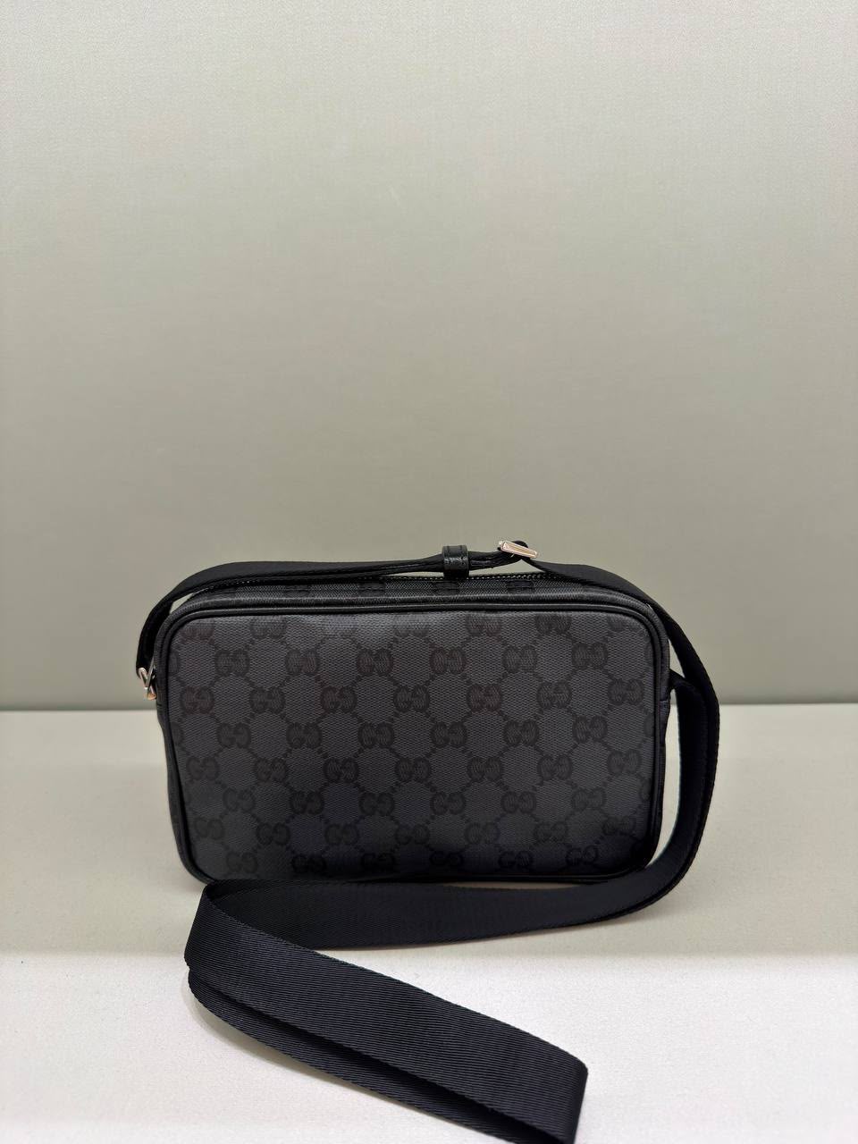GG Supreme Small Messenger Bag