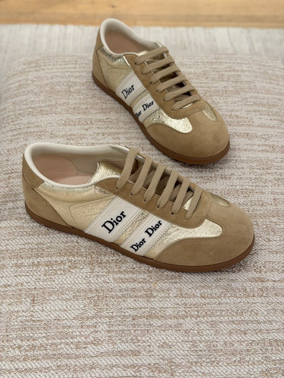 Vibe Sneaker