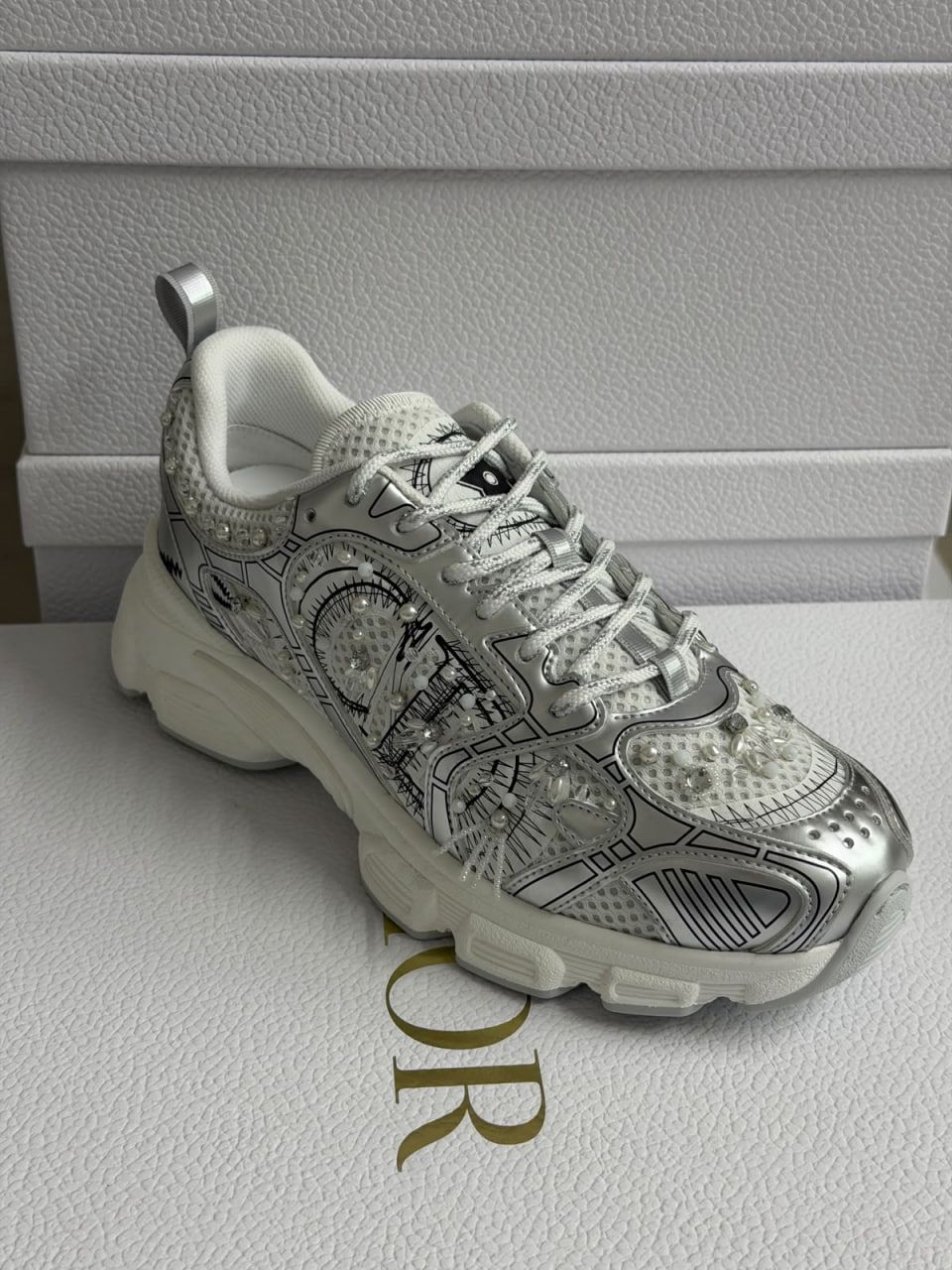 Vibe Sneaker