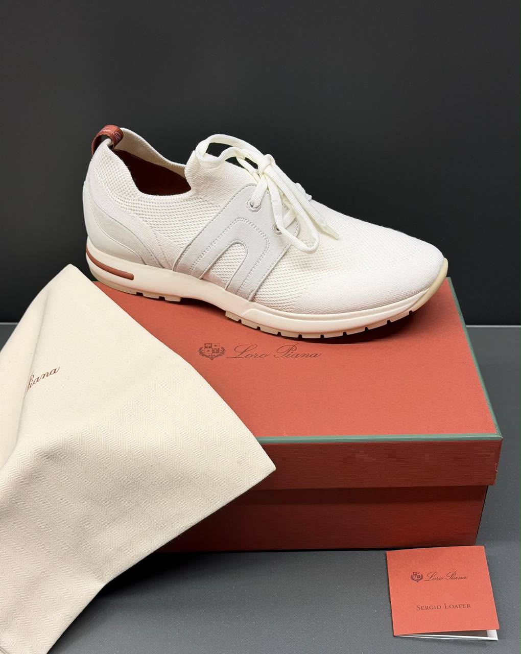 Windsor Walk Sneakers