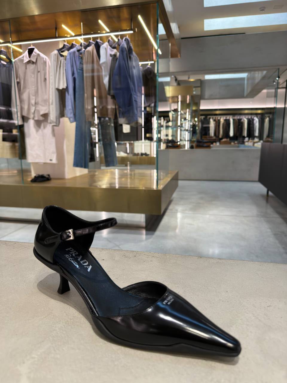 Re-Edition Patent Leather Slingback Pumps