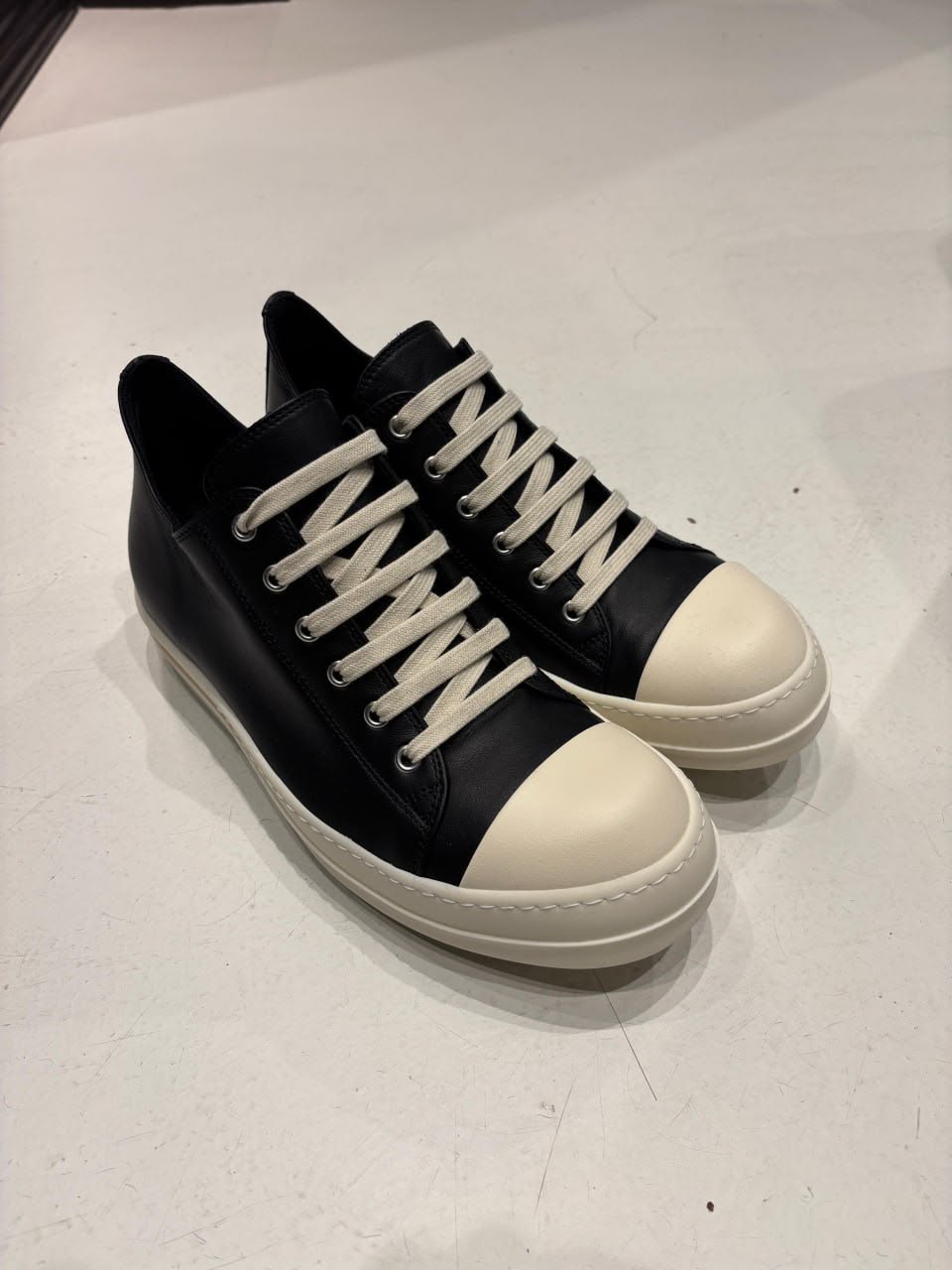 Ramones Low-Top Sneakers