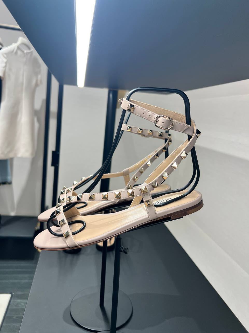 Garavani Rockstud Flat Sandals